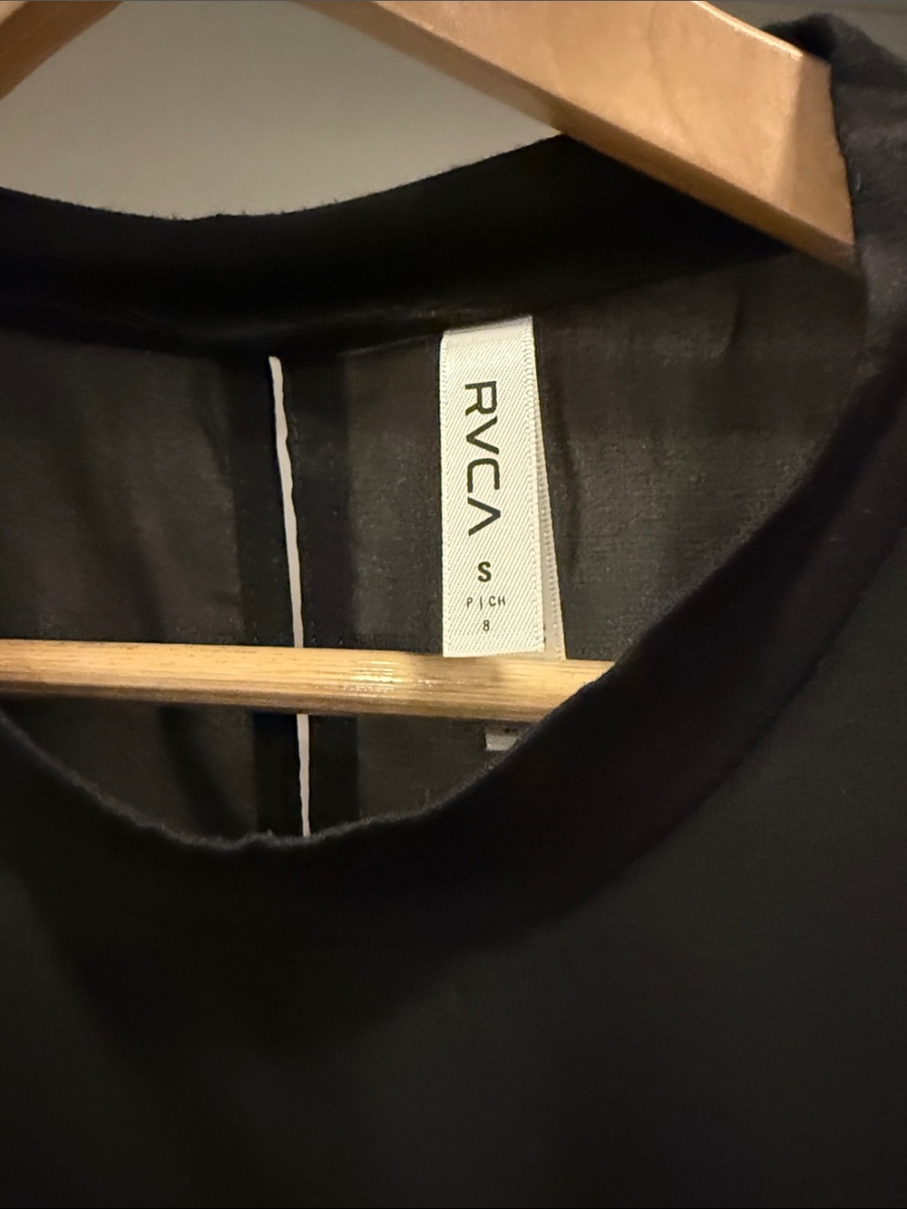 RVCA Black Lightweight Sleeveless Tank Top NWT - Picture 3 of 4